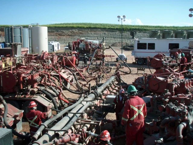 Fracking in progress in North Dakota, USA: soon to be a common sight in Britain? Photo: Joshua Doubek (commons.wikimedia.org). Fracking in progress in North Dakota, USA: soon to be a common sight in Britain? Photo: Joshua Doubek (commons.wikimedia.org).