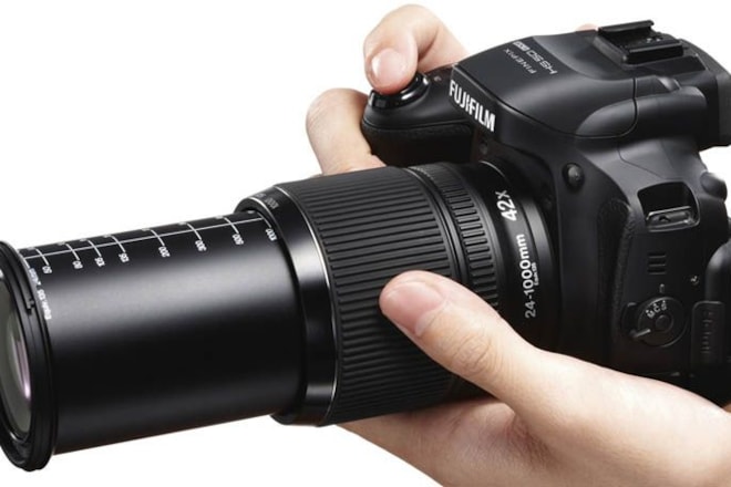 Fujifilm FinePix HS50EXR superzoom camera - BirdGuides