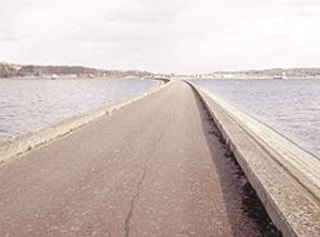 Causeway, facing east towards Sailing Club; FI to the left, FII to the right.