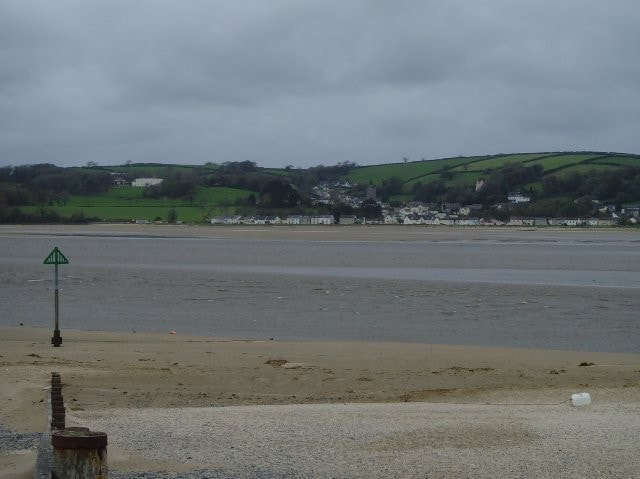 Looking west across the estuary. This is the site where the Glaucous-winged Gull was seen in 2007. Looking west across the estuary. This is the site where the Glaucous-winged Gull was seen in 2007.