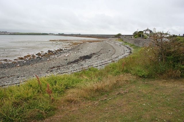 With Stanley Embankment in the background. With Stanley Embankment in the background.