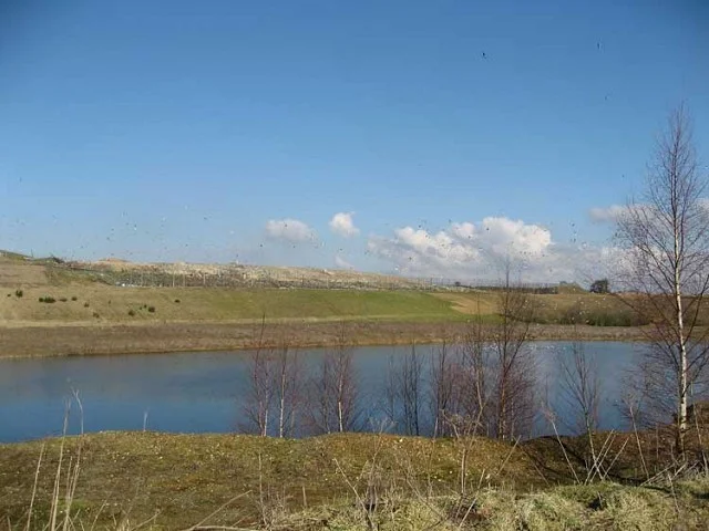 The main pit, with the tip in the background. The main pit, with the tip in the background.