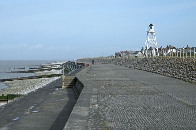 Cote Lighthouse. Although Silloth is only a half-hour drive from Carlisle, and has excellent parking provisions, this terrific promenade is often surprisingly quiet - even on a sunny Sunday morning! Cote Lighthouse. Although Silloth is only a half-hour drive from Carlisle, and has excellent parking provisions, this terrific promenade is often surprisingly quiet - even on a sunny Sunday morning!