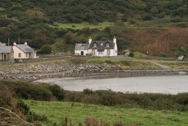 A wonderful little bay to watch Sandwhich and Common Terns feeding along with Razorbills and Guillemot also Otter if you are lucky. A wonderful little bay to watch Sandwhich and Common Terns feeding along with Razorbills and Guillemot also Otter if you are lucky.